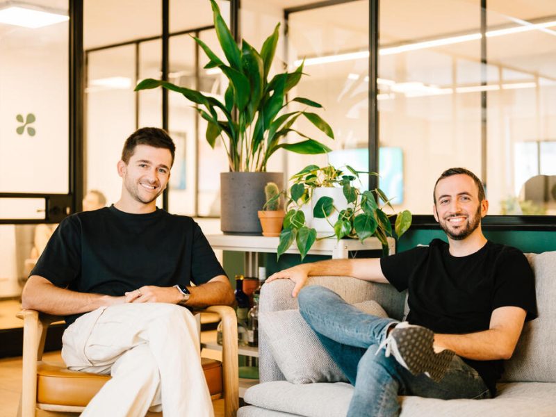 ryq0G8Tq11e_0_0_2560_1703_0_x-large